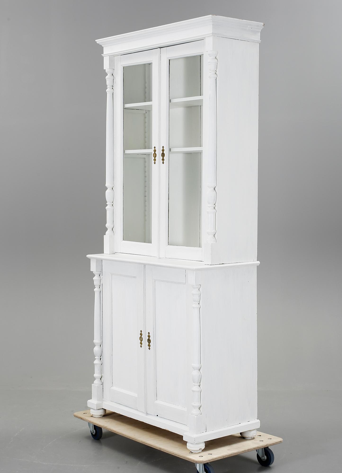 BOKSKÅP, nyrenässans, 1800-talets slut.