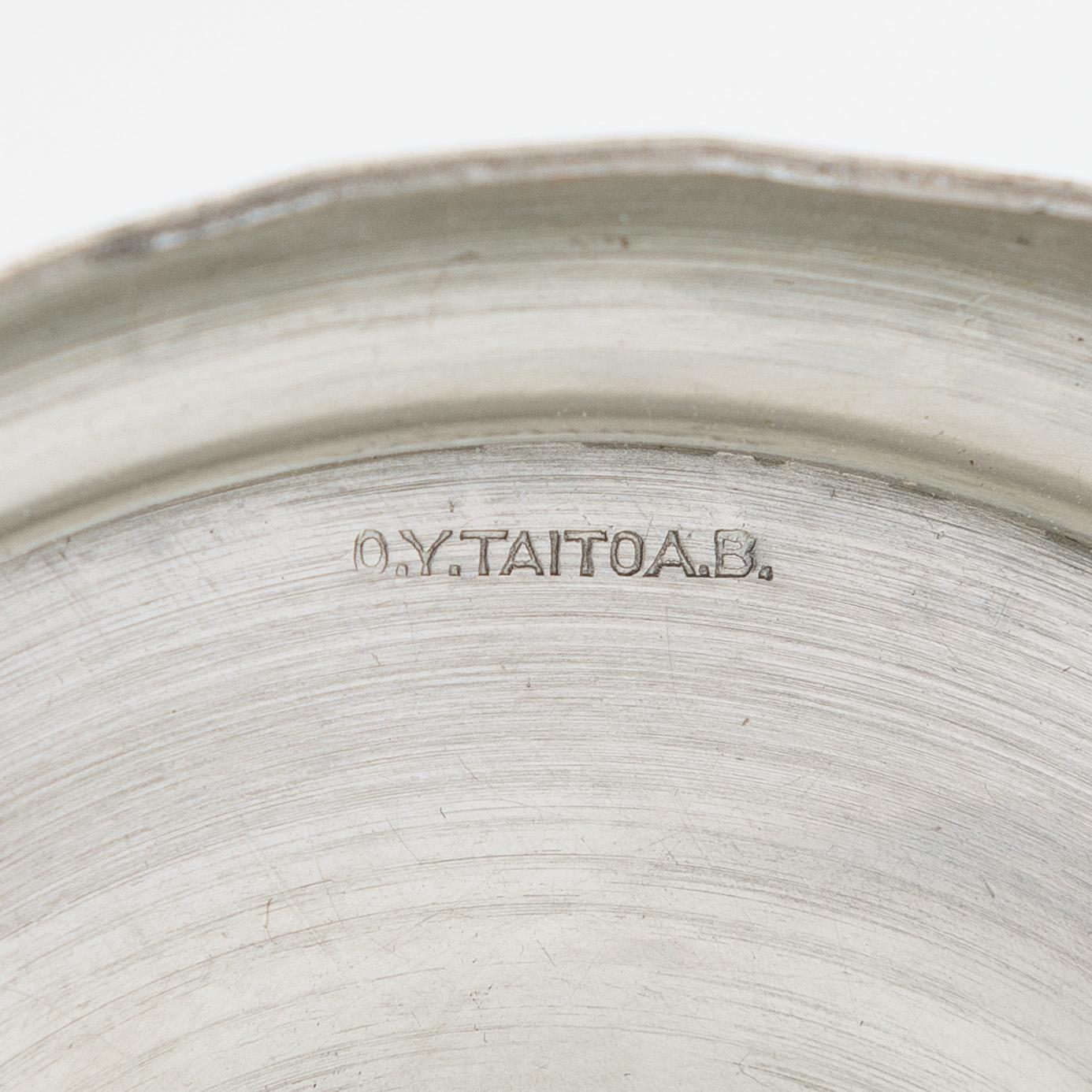 Paavo Tynell, ljusstakar, ett par modell 8025, ljusstake 8022, och skål, Taito, 1920/30-tal.