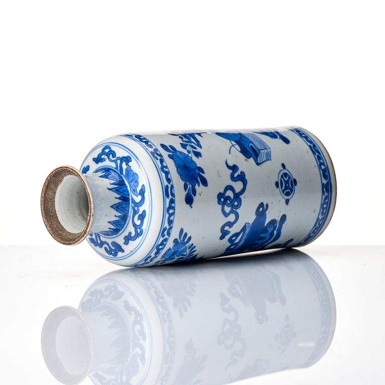 A blue and white bottle flask, Qing dynasty, Kangxi (1662-1722).