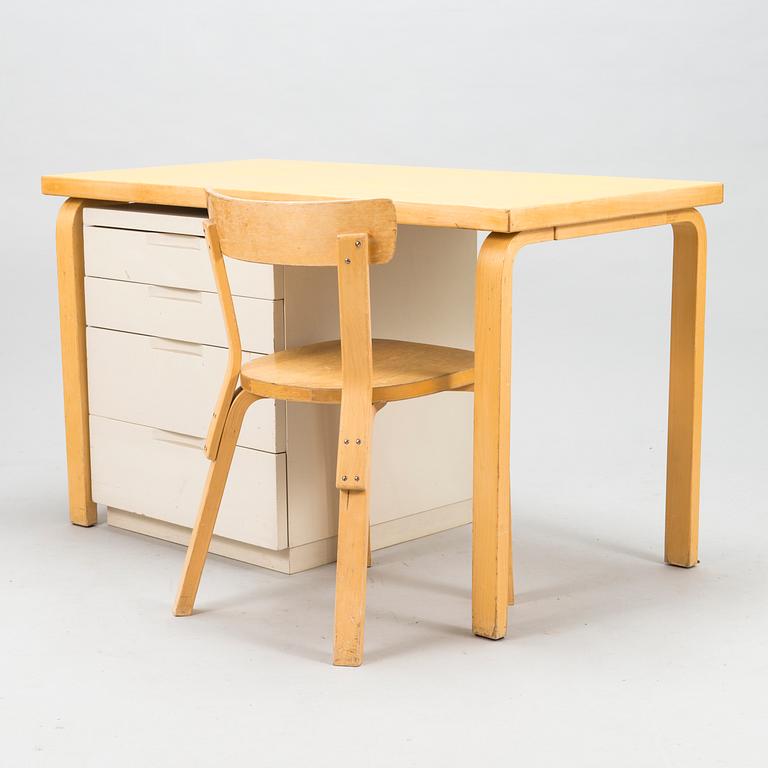 ALVAR AALTO, skrivbord och stol, Artek 1900-talets mitt.