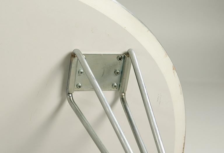 BORD, "Superellips". Design Bruno Mathsson & Piet Hein. Fritz Hansen, Danmark.