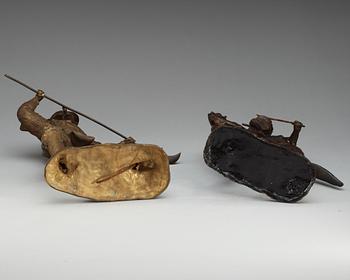 SKULPTURER, två stycken, brons. Japan, Meiji (1868-1912).