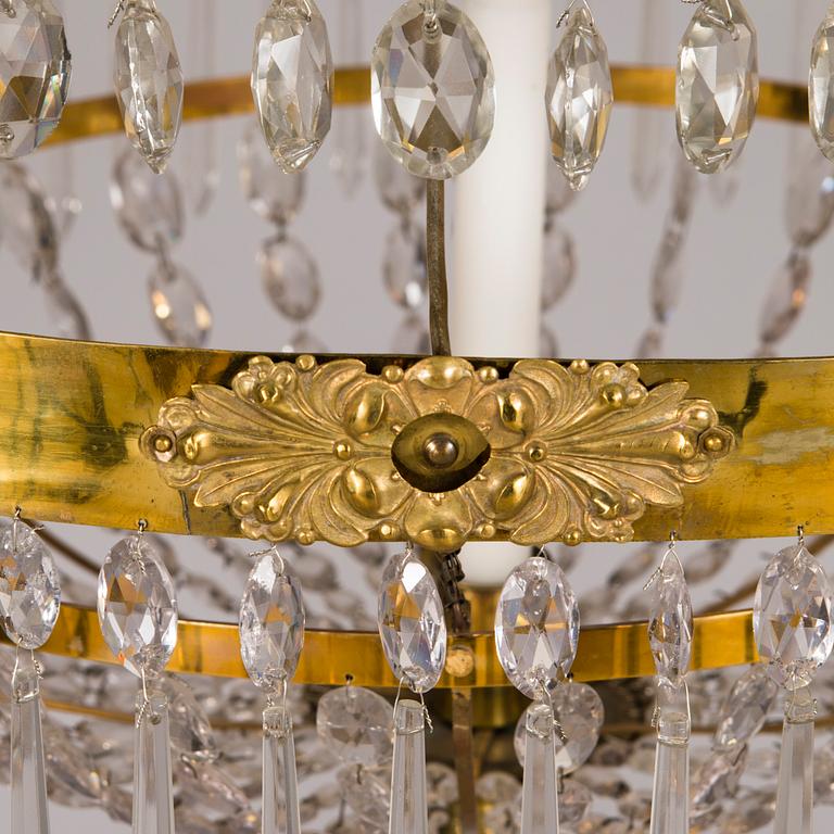 A MID 19TH CENTURY CHANDELIER.