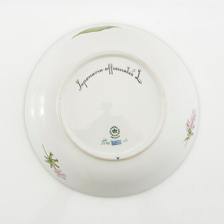 Bowl "Flora Danica" Royal Copenhagen Denmark 1965 porcelain.