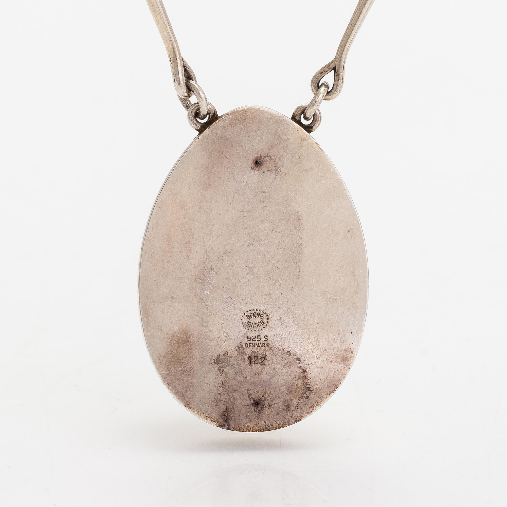 Georg Jensen/Astrid Fog, a sterling silver necklace. Model no. 122.