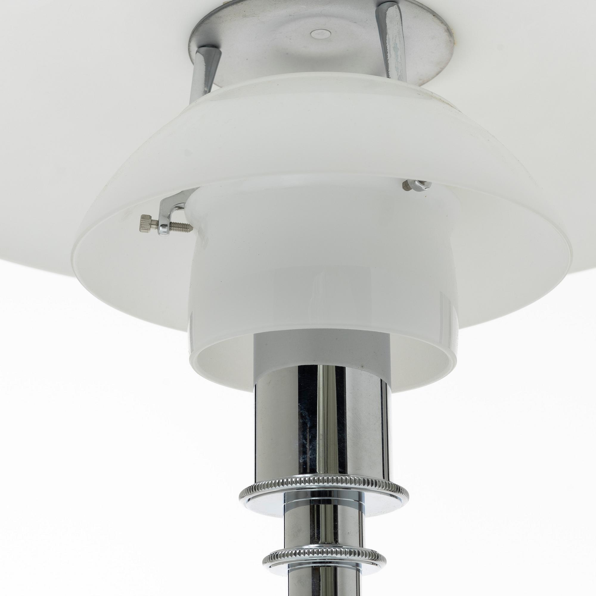 Poul Henningsen, a 'PH 3/2' table lamp, Louis Poulsen, Denmark.