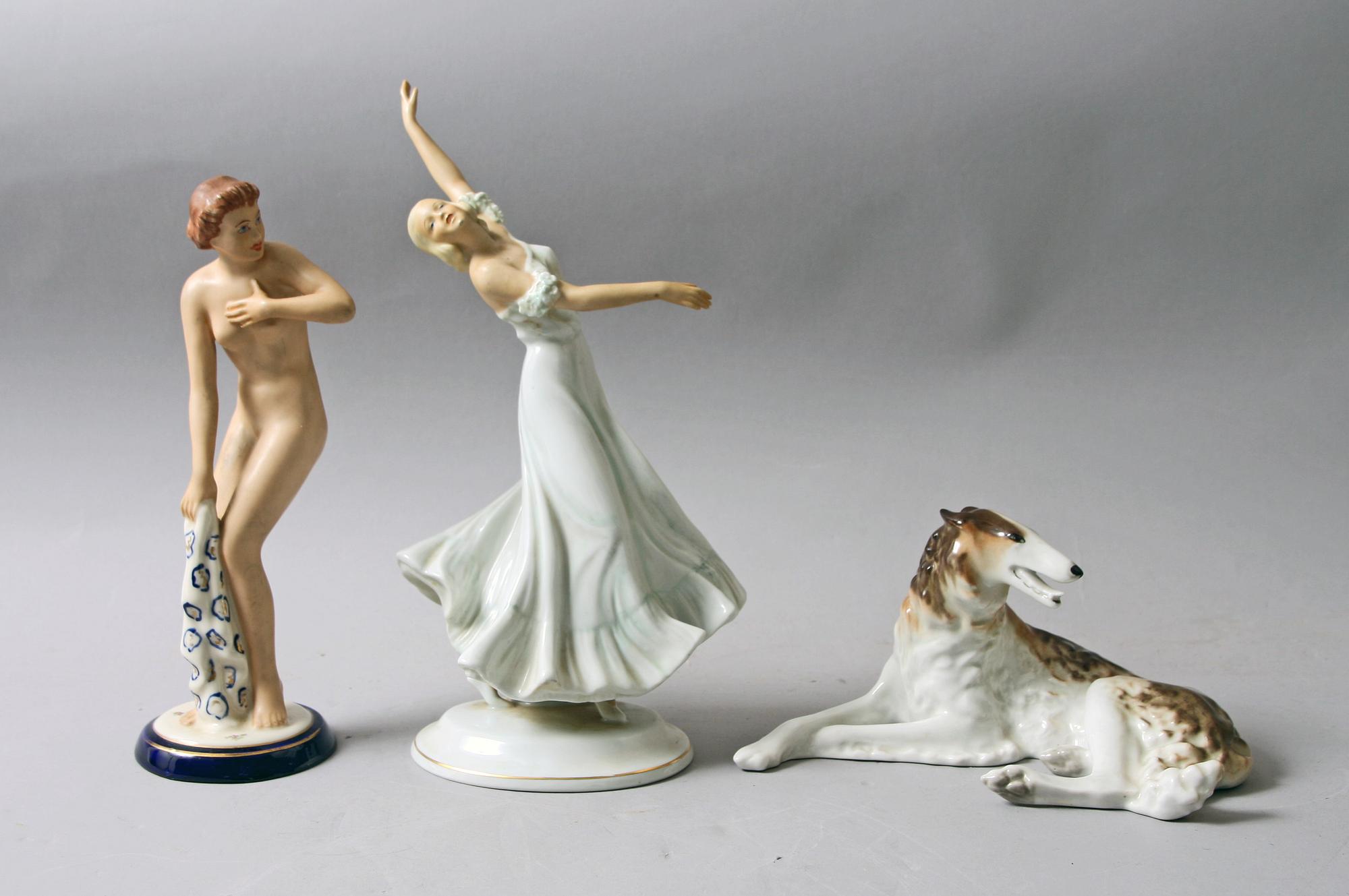 FIGURINER, 3 st, porslin, Royal Dux, Schaubachkunst samt Ryssland.