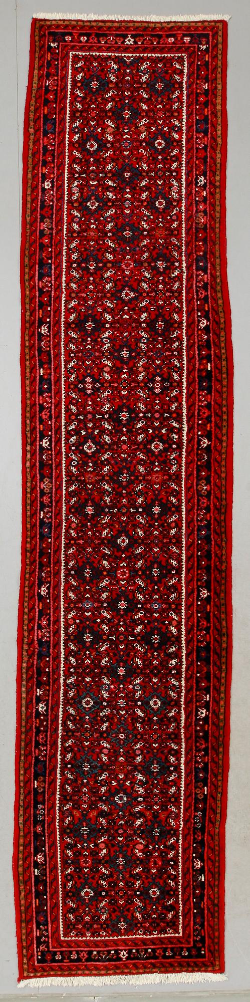 MATTA, orientalisk. Ca 420 x 88 cm.