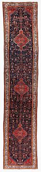 Gallery rug, oriental. Approx. 475 x 100 cm.