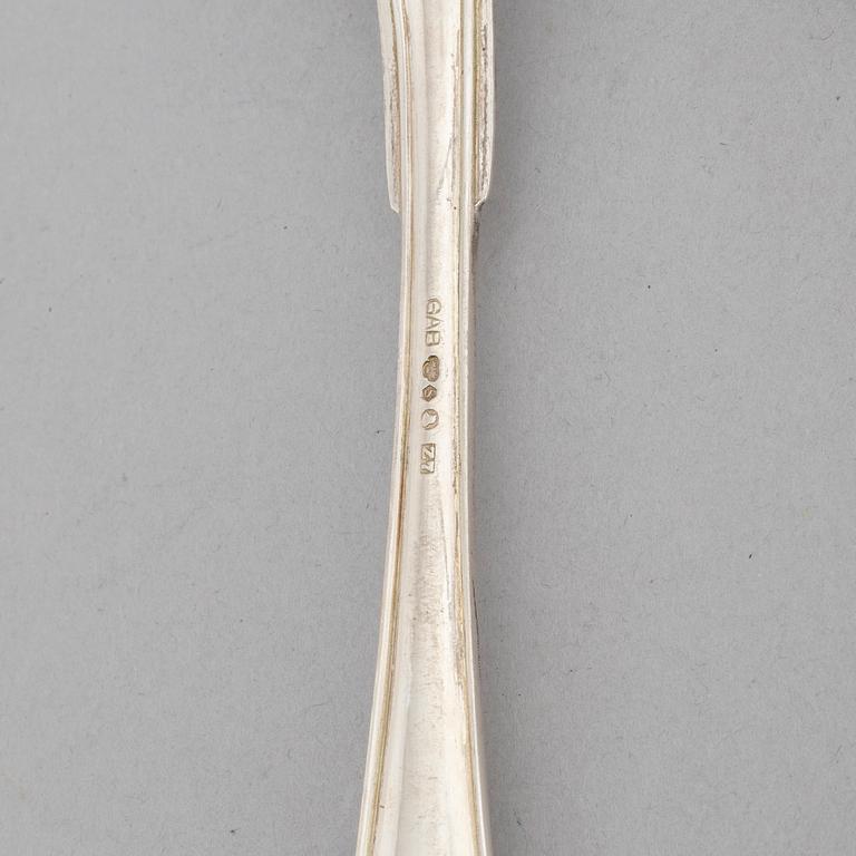 A 29 piece silver cutlery, model 'Svensk spets' and similar model, inclusing GAB, Stockholm, 1020-1931.