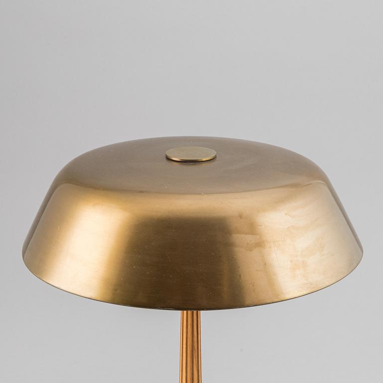A modell 15474 table lamp from Böhlmarks, 1940's/50's.