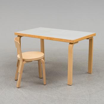 ALVAR AALTO, bord samt stol. 1900-talets slut / 2000-tal.
