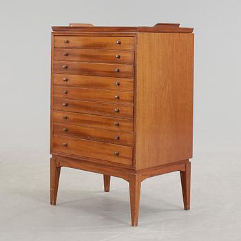 SCHATULL MED SILVERBESTICK, 158 + 3, bland annat JMJ, Göteborg, 1900-talets första hälft. Vikt ca 4576 gram.