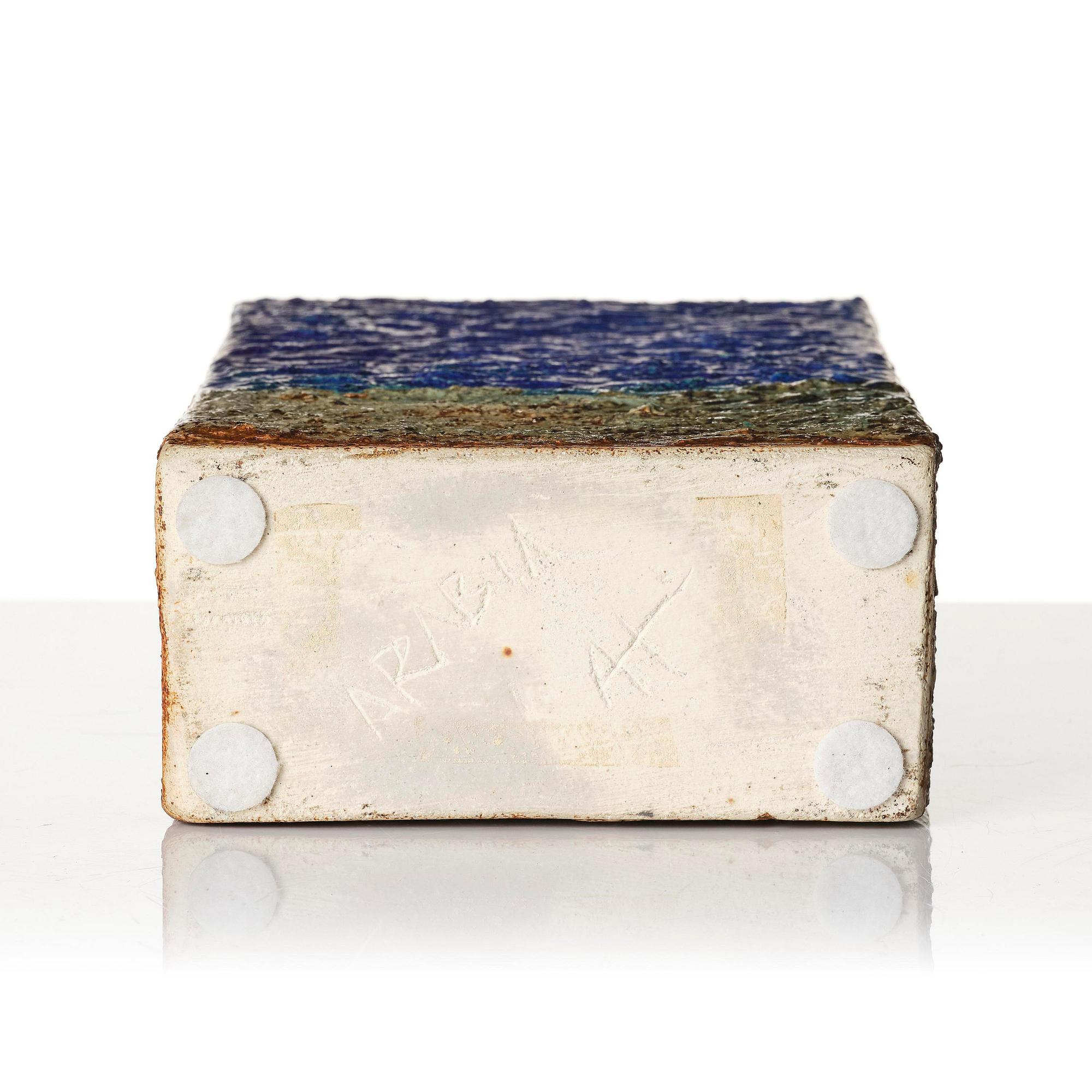 Annikki Hovisaari, a chamotte stoneware bottle, Arabia, Finland.