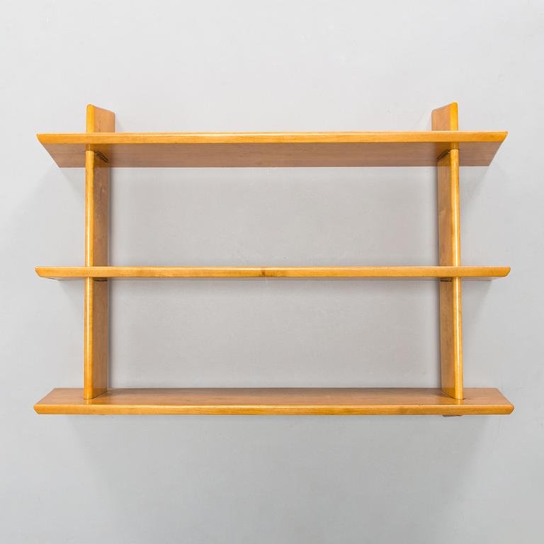A mid-20th-century shelf.