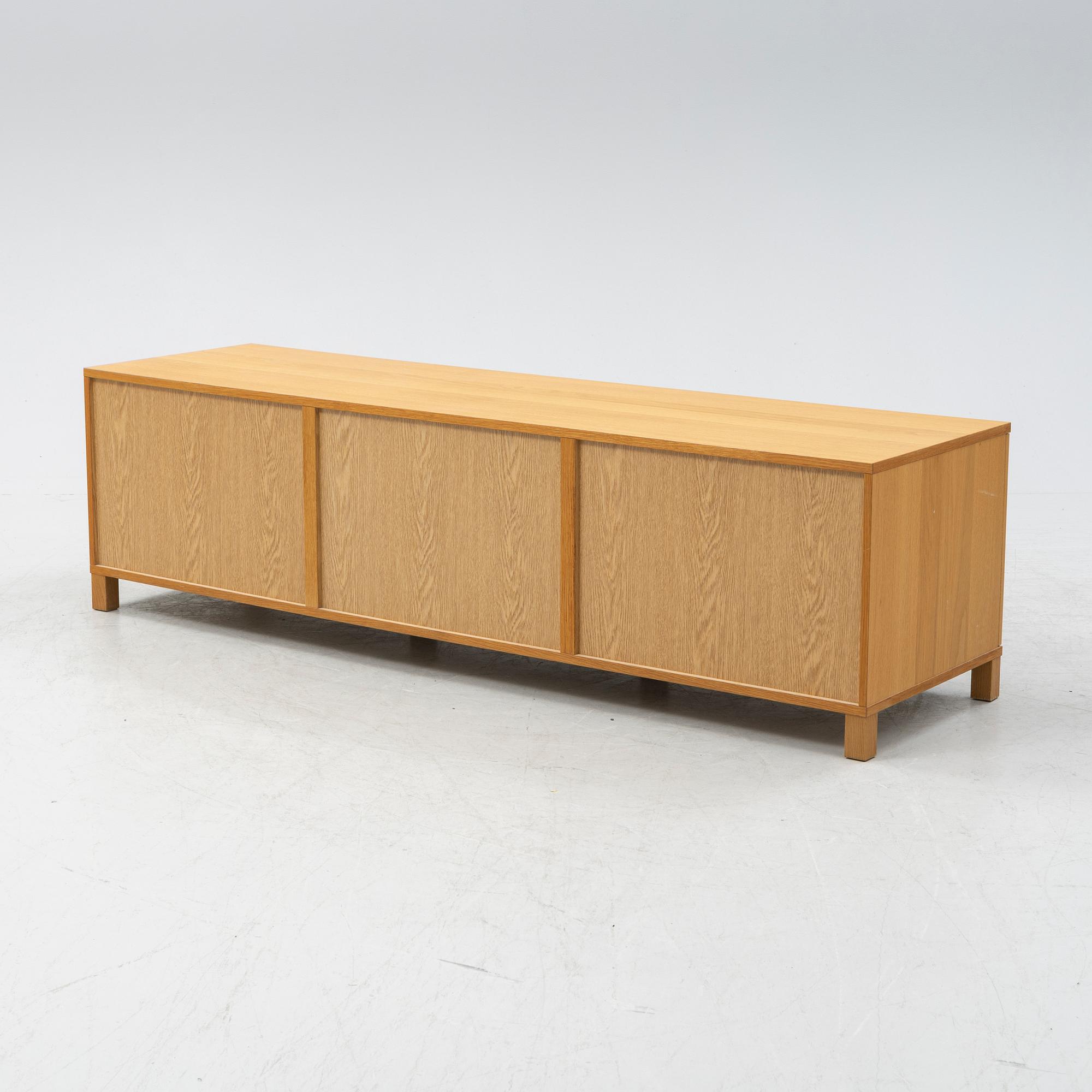 Sideboard, "Azzaro", Voice.
