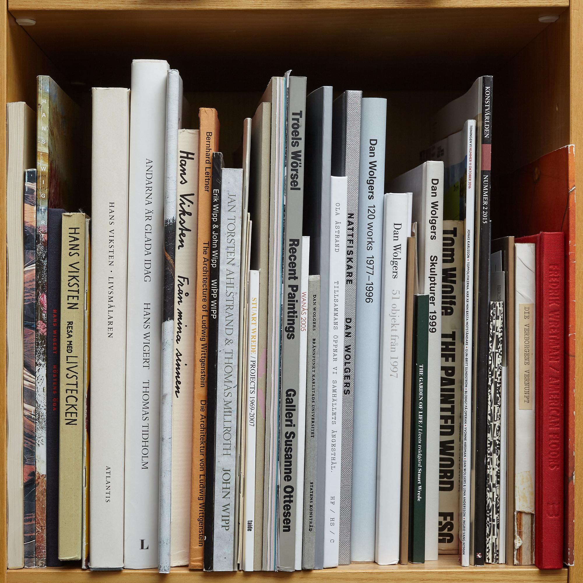 Björn Springfeldt's art library.
