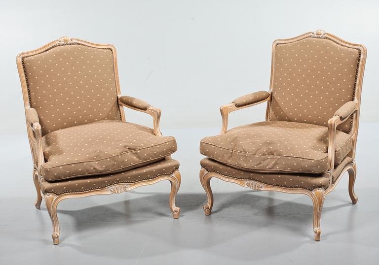 FÅTÖLJER, ett par, rokokostil, 2000-tal.