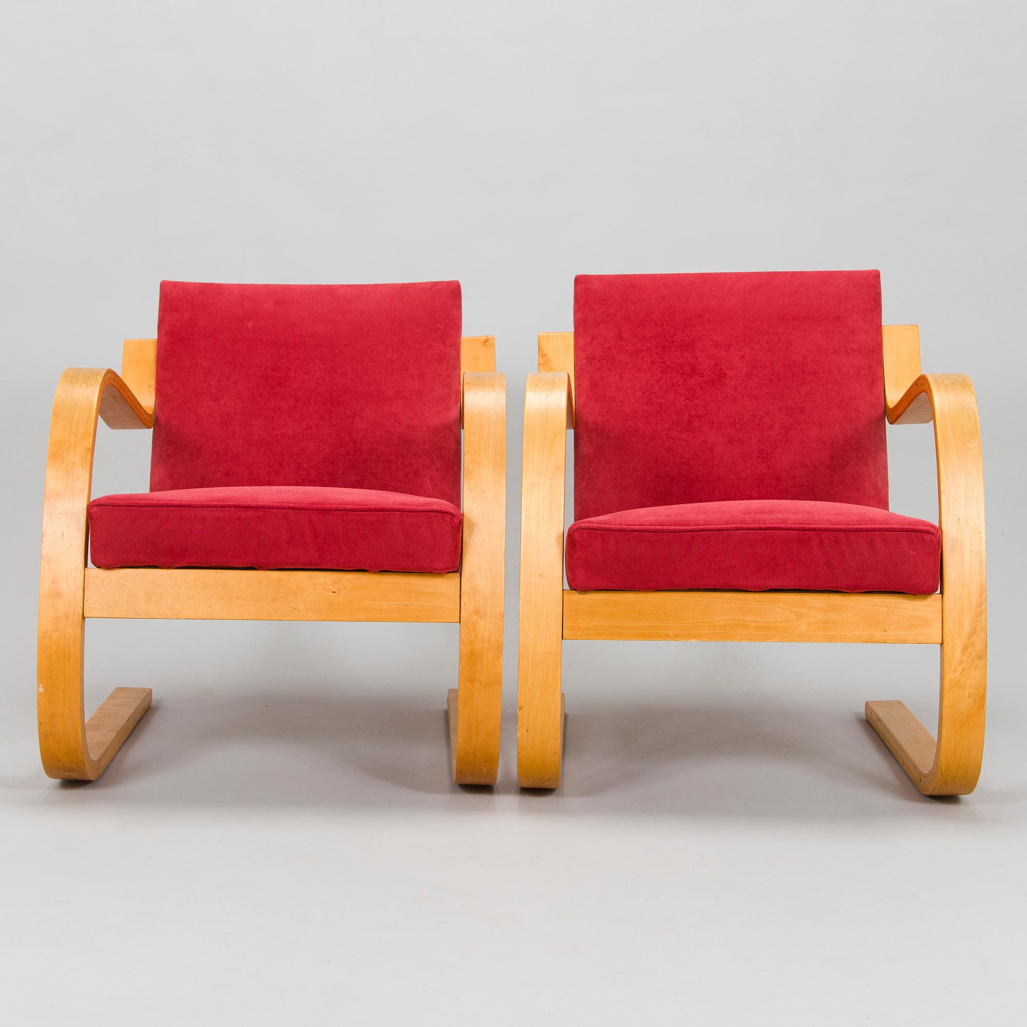 Alvar Aalto, nojatuolipari, malli 34 O.Y. Huonekalu- ja Rakennustyötehdas A.B. 1900-luvun puoliväli.