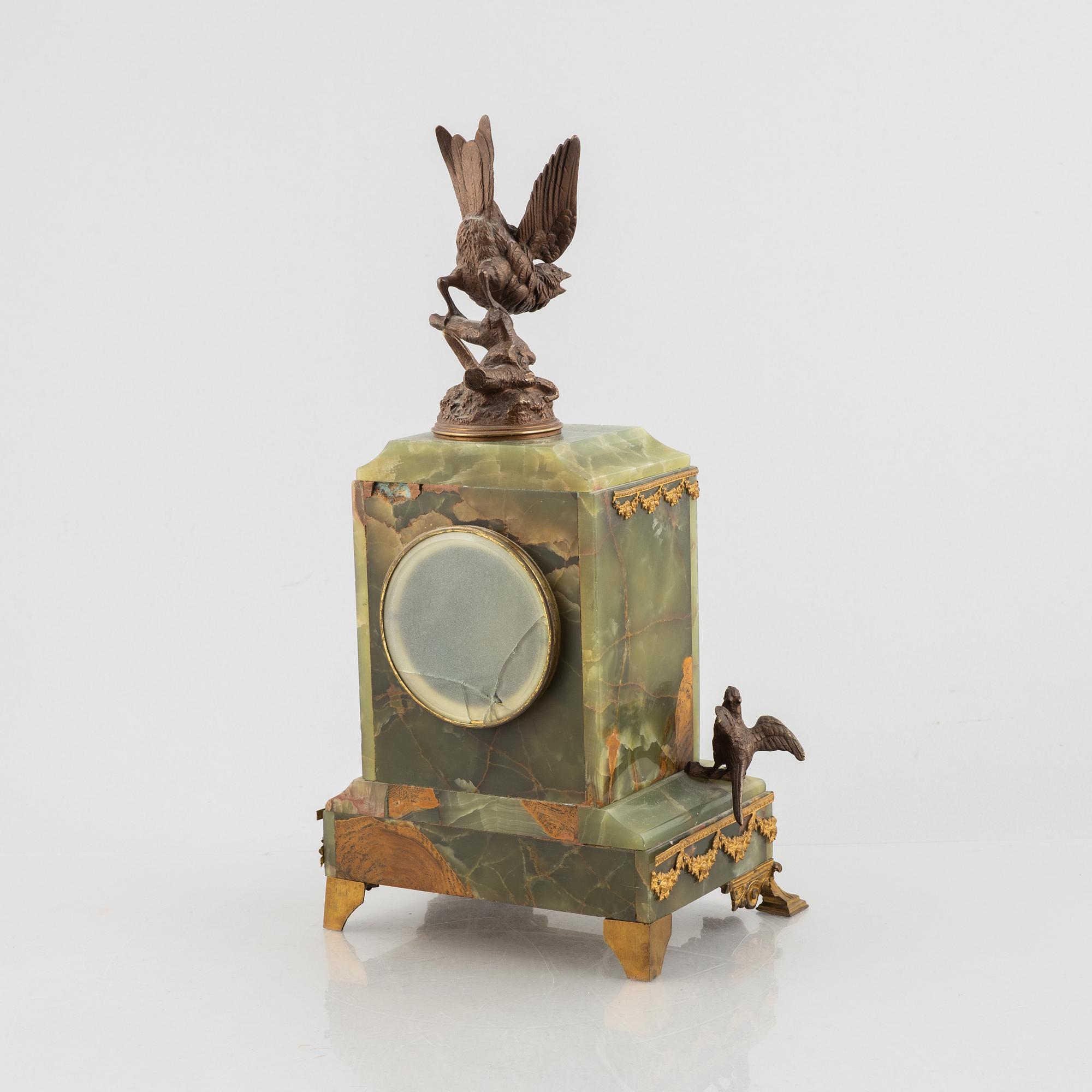 Table pendulum clock, late 19th century.