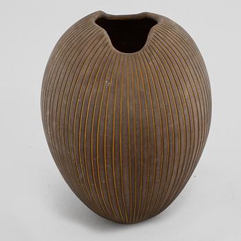 A ceramic vase by Hjördis Oldfors for Upsala-Ekeby, 1954-58.