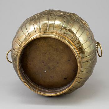 A BRASS FLOWER POT, early 19th century.