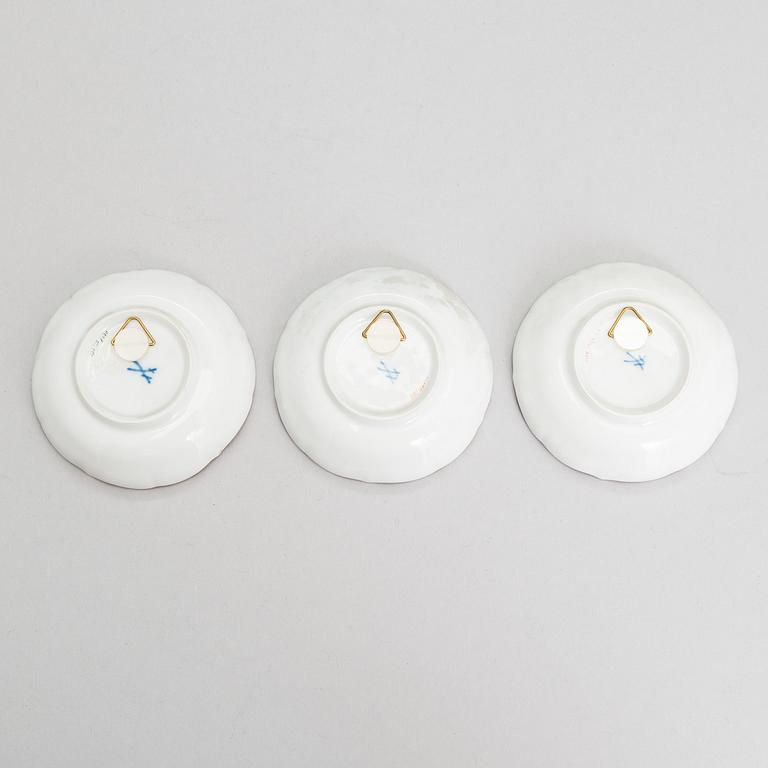 A set of 20th century eight Meissen porcelain objects.