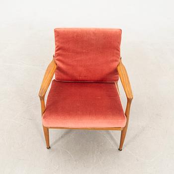 Fåtölj/karmstol  "Mona", Skölds Möbler, Rörvik, 1900-talets senare del.