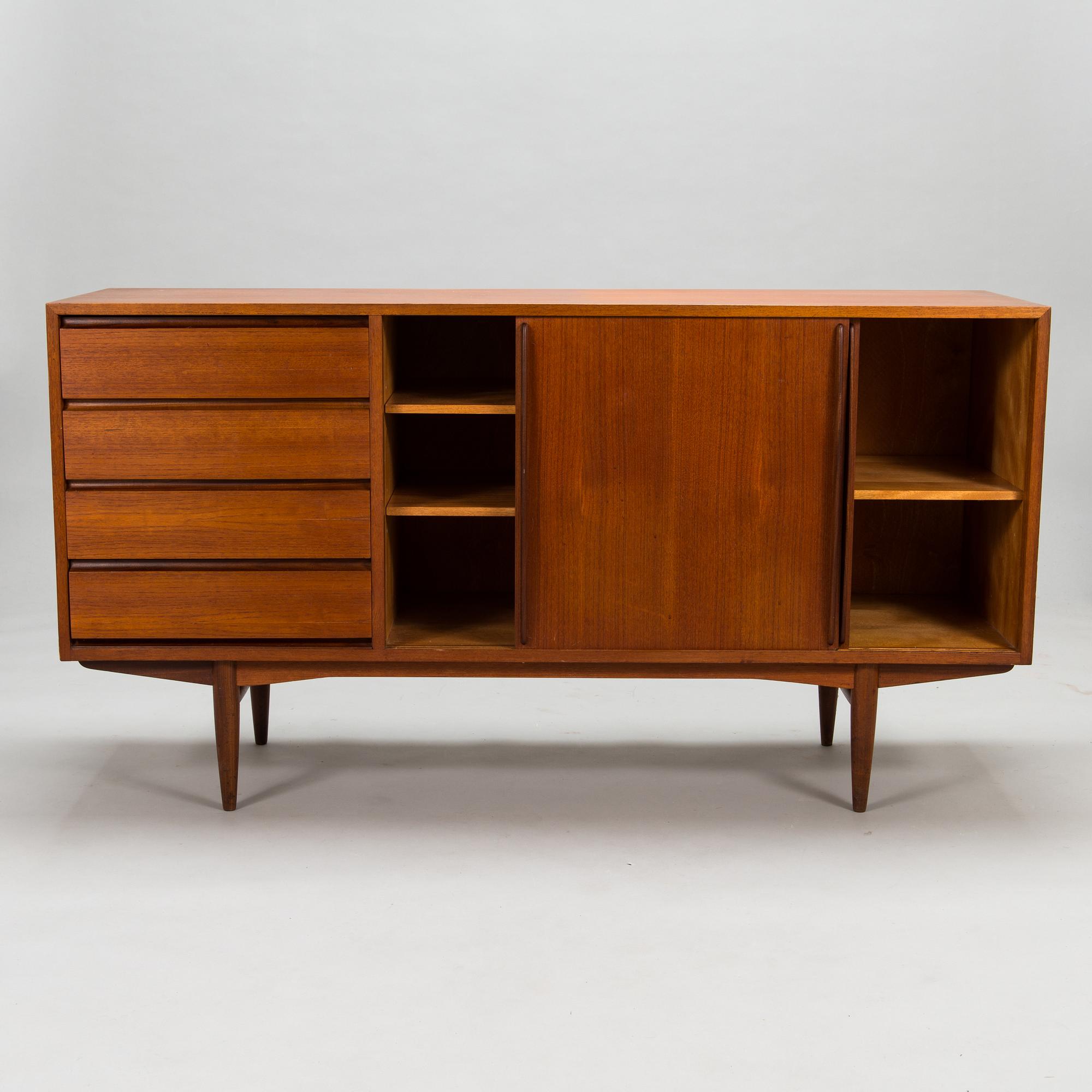 Olli Borg, a mid-20th century '4004' sideboard for Asko.