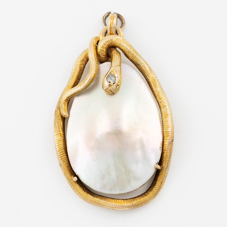 Hänge 14K guld med pärlemor och en rosenslipad diamant.