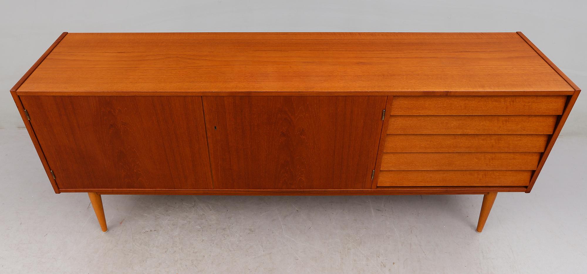 SIDEBOARD, 1900-talets andra hälft.