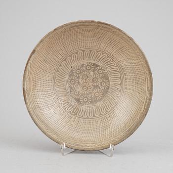 A Korean ceramic glazed bowl, Goryeo/Koryo (918-1392).