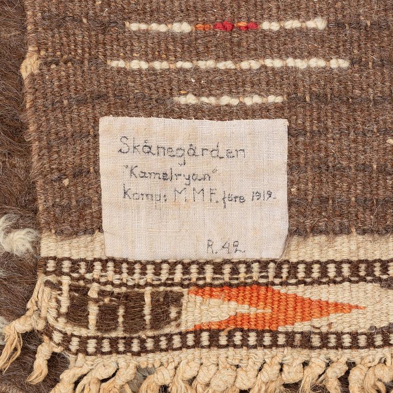 Märta Måås-Fjetterström, matta, "Kamelryan", rya, ca 224 x 108 cm, signerad MMF.