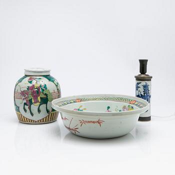 A porcelain set, 3 pieces, China, 18th/19th century.