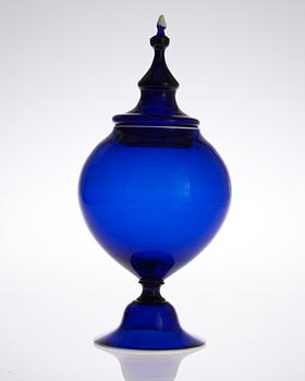 A Swedish blue glass jar with cover, Gothenburg glass manufactory, 18th Century.