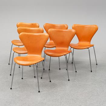 Six 'Serie 7' leather upholstered chairs by Arne Jacobsen for Fritz Hansen.