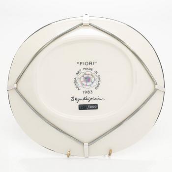 Birger Kaipiainen, vati "Fiori", keramiikkaa, leimattu Birger Kaipiainen, Arabia art made in Finland 1983, 1313/2000.