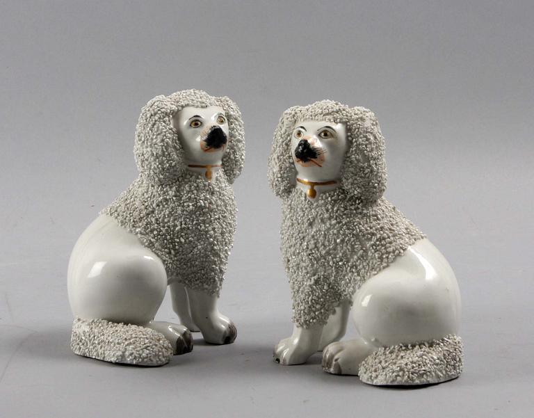 FIGURINER, ett par, porslin, England.