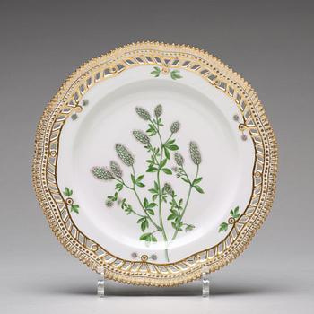A set of 12 Royal Copenhagen 'Flora Danica' dessert dishes, Denmark, 20th Century.