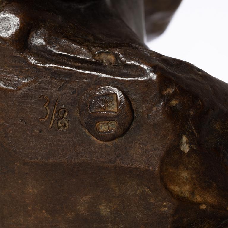 Gudmar Olovson, skulptur. Signerad. Numrerad. Gjutarstämpel. Brons, total höjd 58 cm, längd 29 cm.