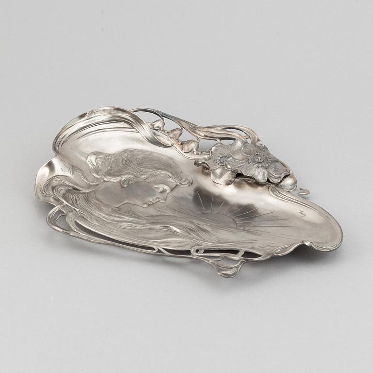 Württembergische Metallwarenfabrik, an Art Nouveau tray, early 20th Century.