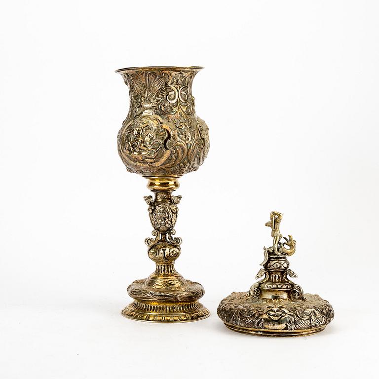 Cup with lid, Historismus, probably 19th century, indistinct silver stamps, weight 1154 grams.