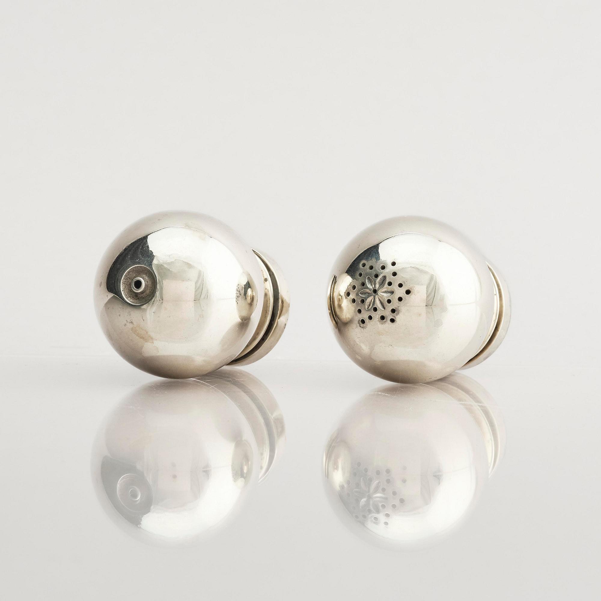 Georg Jensen, kryddsats, 4 delar sterling silver, design Harald Nielsen, modell "Pyramid", design nr 632, Köpenhamn 1945-51.