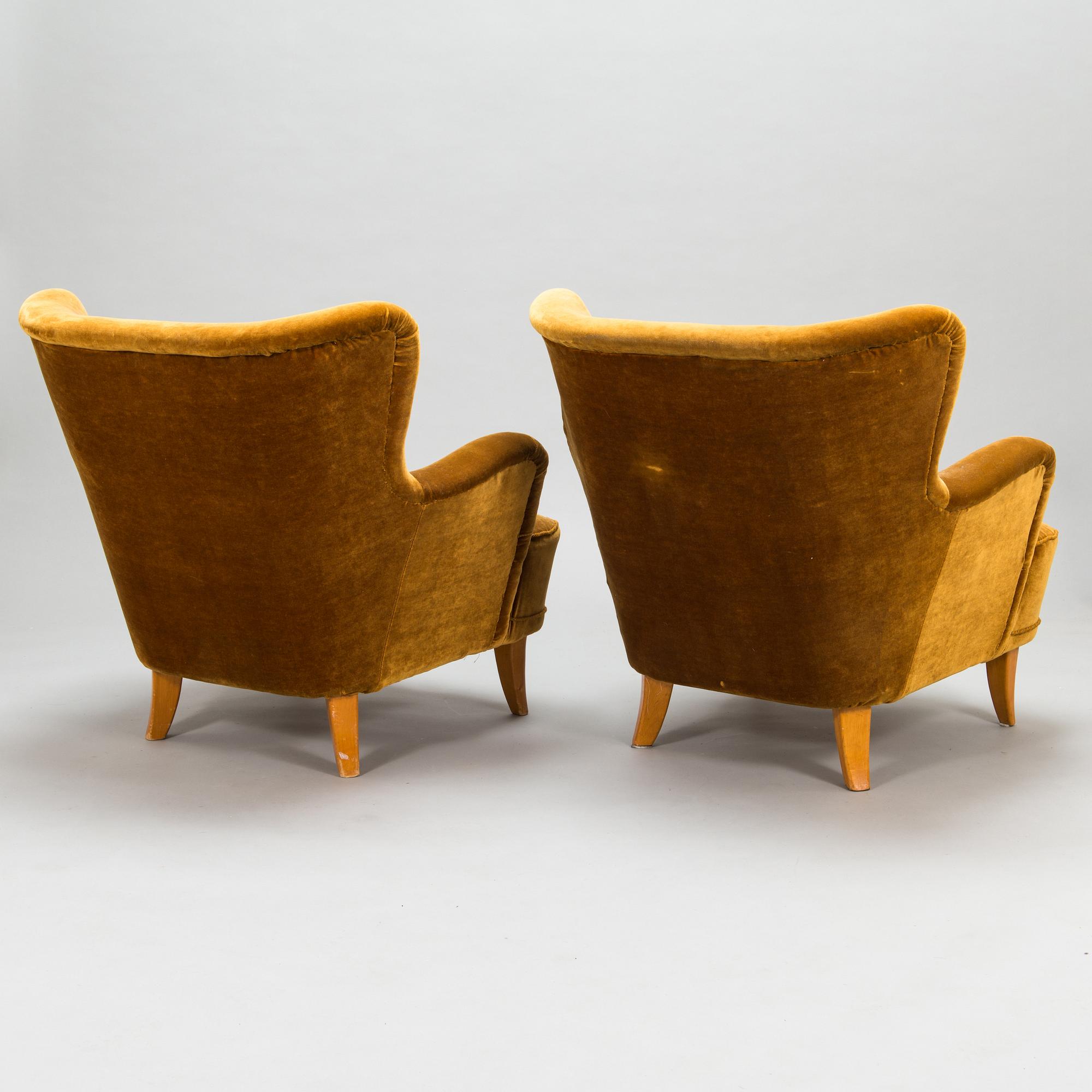 Ilmari Lappalainen, A pair of mid-20th-century 'Laila' armchairs for Asko, Finland.