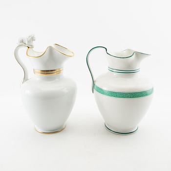 Teapots with lids, 2 pcs Bing & Grøndahl and Villeroy & Boch, first half of the 20th century, porcelain.