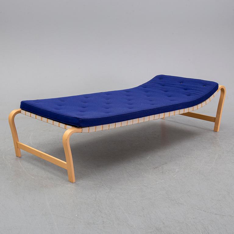 A 'Paris' daybed by Bruno Mathsson for Bruno Mathsson International 2011.