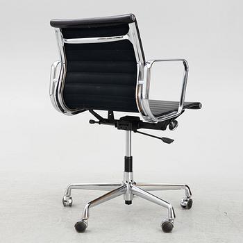 Charles & Ray Eames, office chair, "EA117" Vitra.