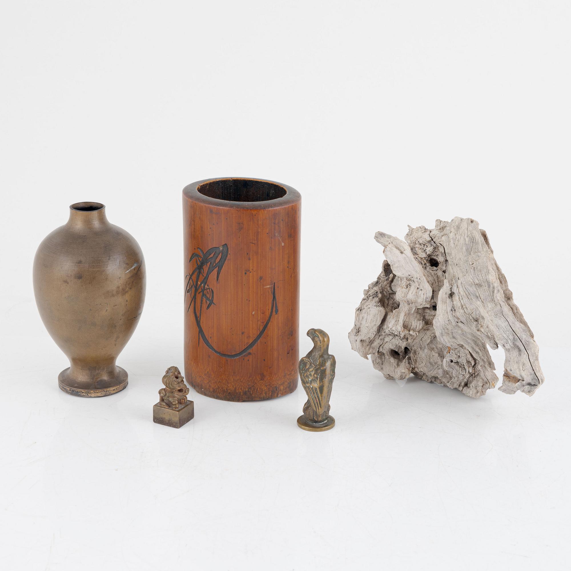 Penselställ, bambuträ, vas, lackat trä, trästycke, två sigill, delvis Qingdynastin.