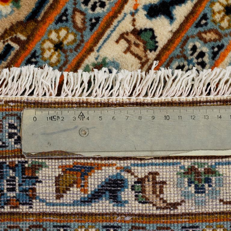 A KESHAN RUG, 415 x 297 cm.