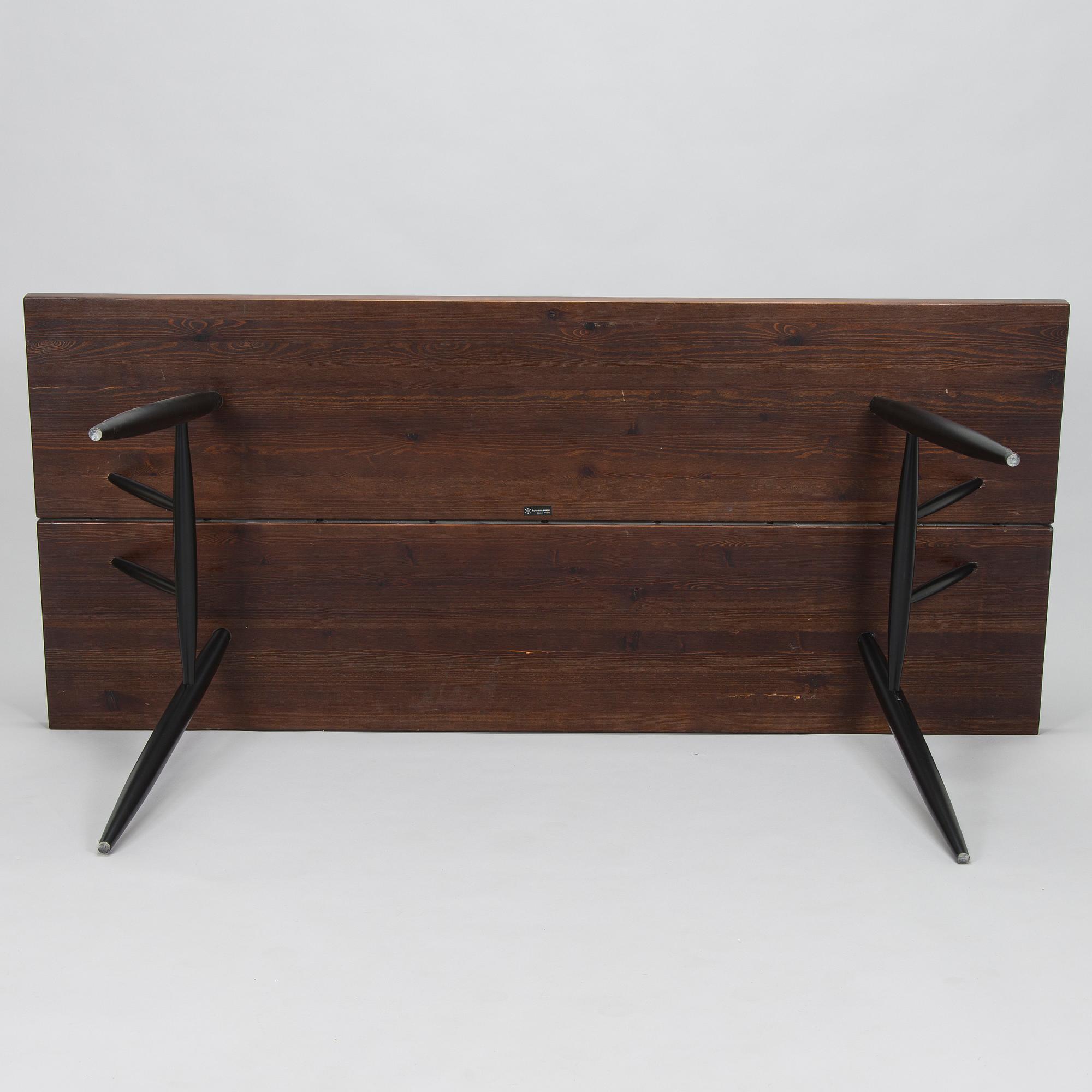 Ilmari Tapiovaara, Matbord och bänkar, 2 st "Pirkka" Aero Design Furniture Ltd 2000-tal.